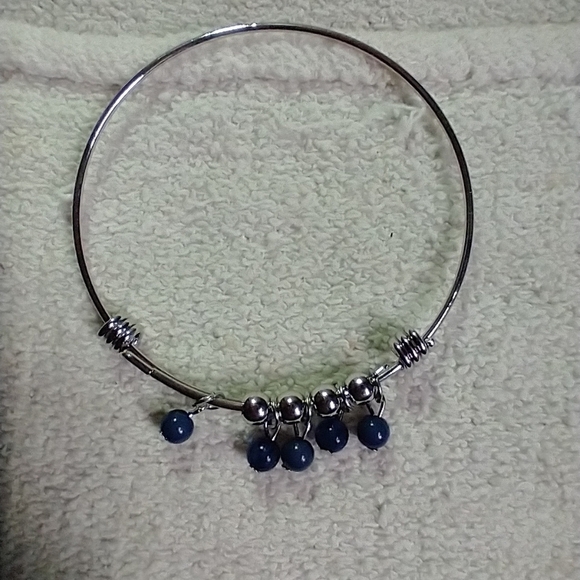 Silvertone adjustable blue beaded charm bracelet - Picture 2 of 3